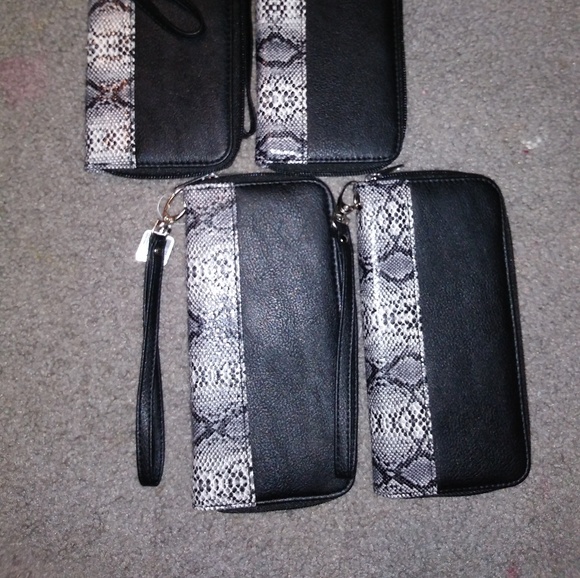Wallets - Picture 3 of 4